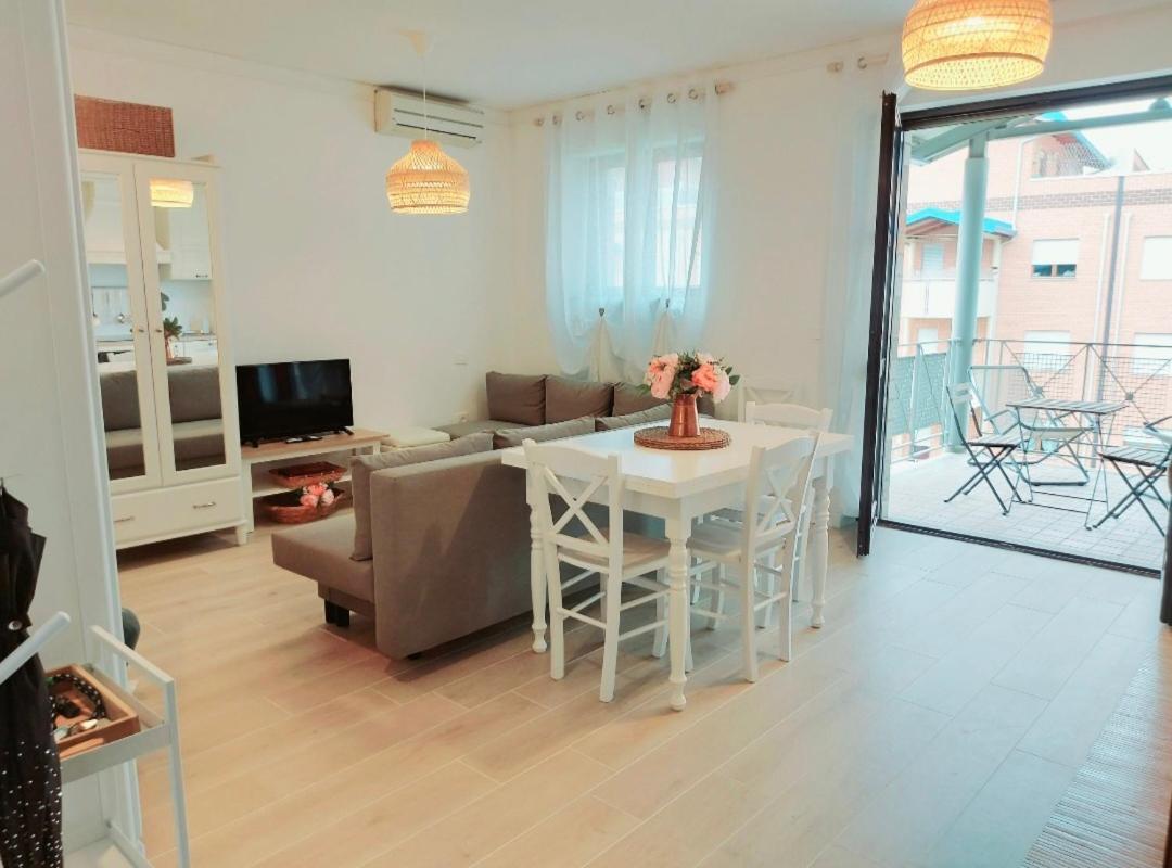 Incantevole Appartamento Monolocale Alba 2 Habitación foto